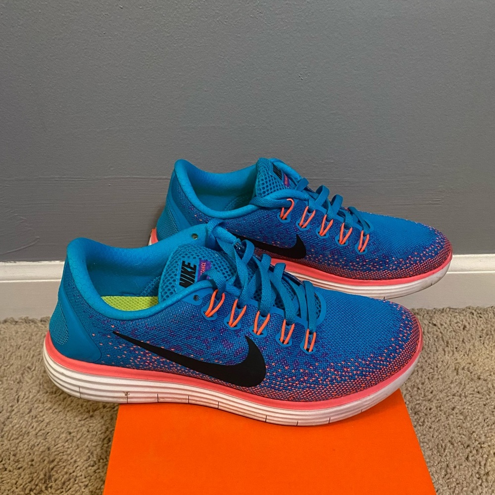 Women’s Nike Free Run Distance, size 6.5